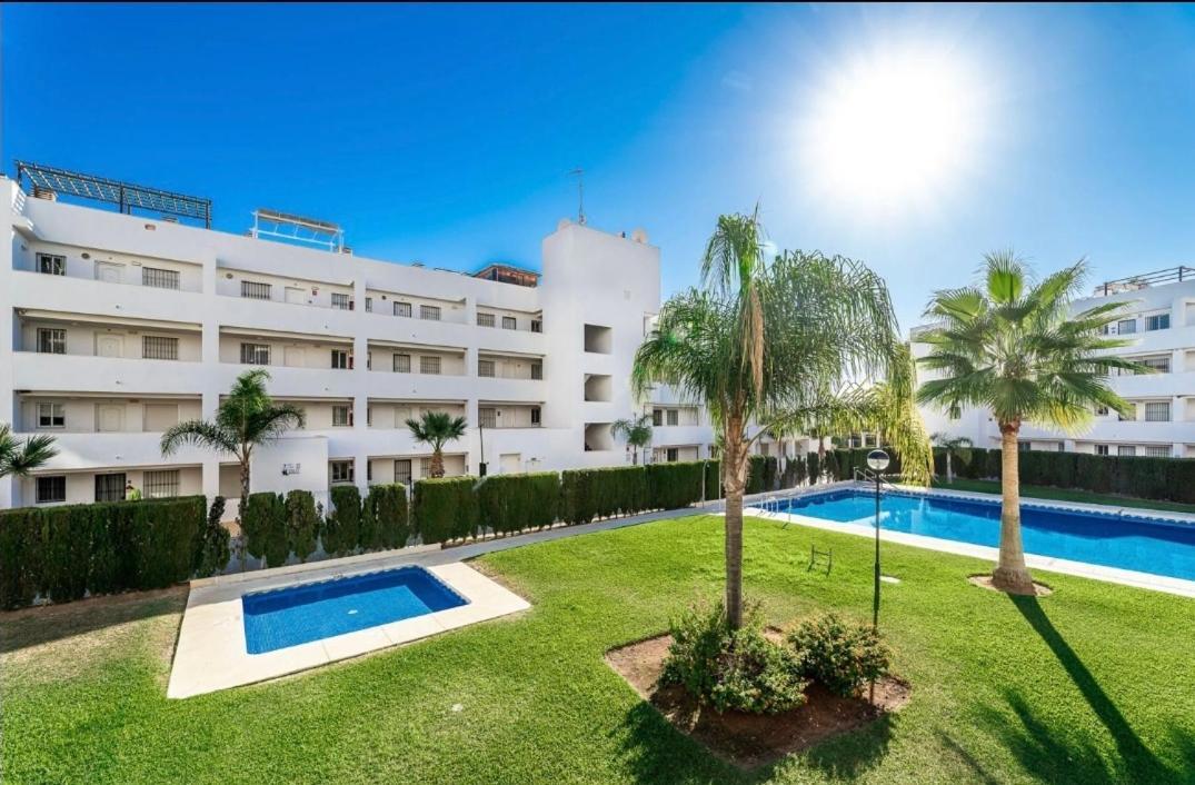 Two Bed, Two Bath Apartment With Sea Views - Angel De Miraflores Малага Екстер'єр фото